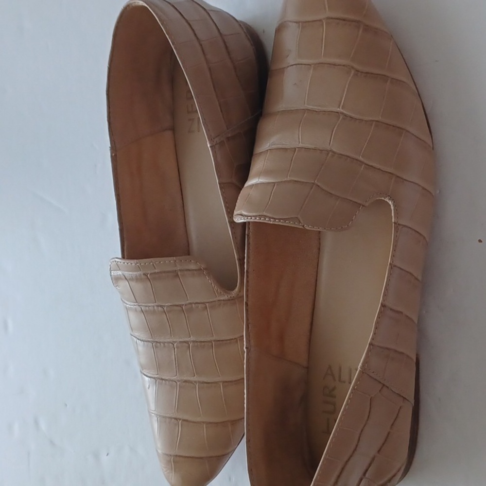 Naturalizer Tan Croc-Embossed Lorna Loafers 9